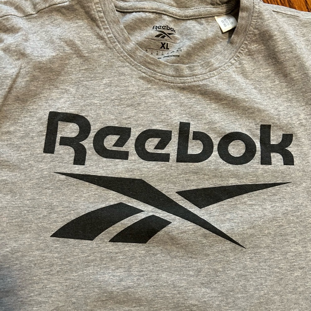Men’s Reebok tshirt - Picture 3 of 5